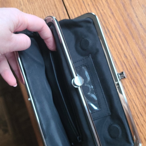 💚 3 for $10: Black woven clutch - Picture 3 of 6